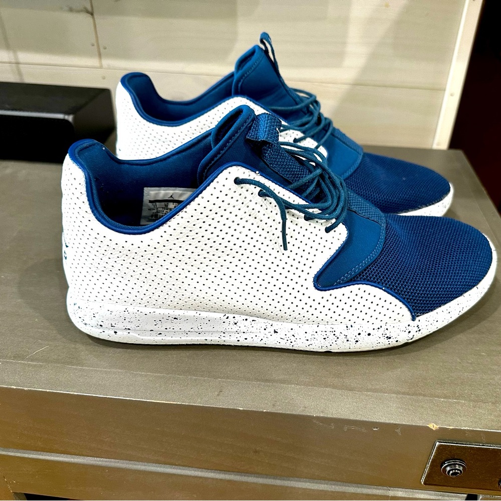 Men’s Size 11 Air Jordan Eclipse